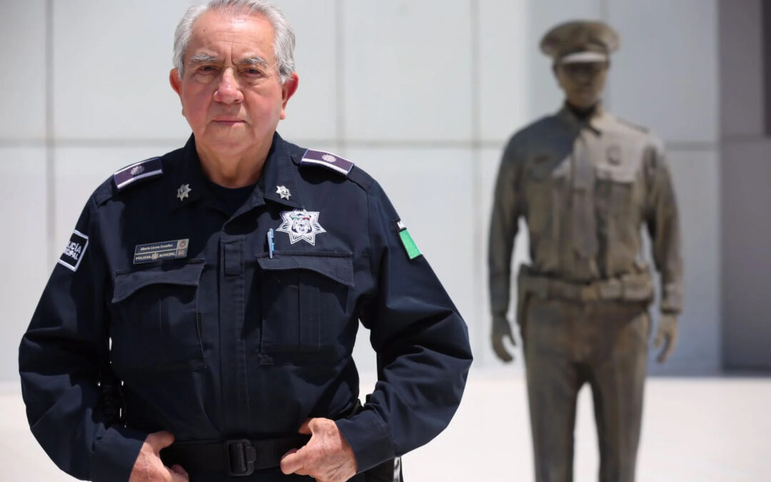 Tijuana officer has more than 50 years of service